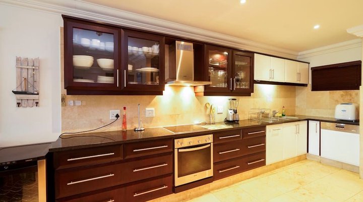 MG 103, Ballito Manor