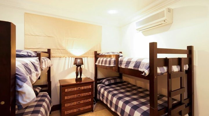 MG 103, Ballito Manor