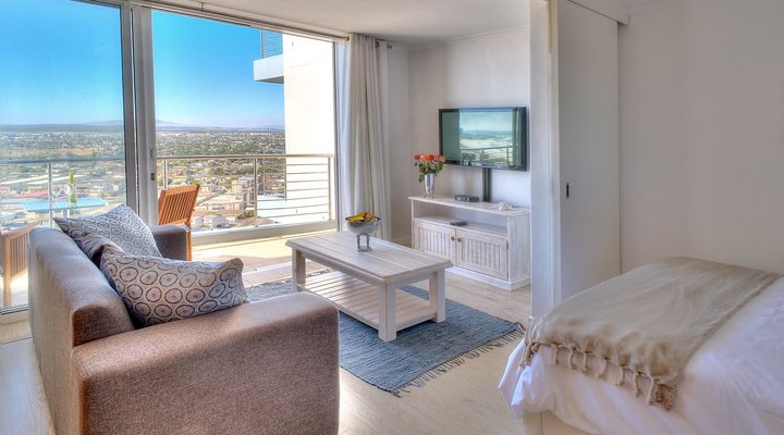 Unit 1404 Horizon Bay