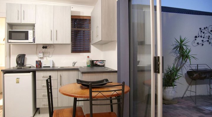 Sunny Flatlet in Walmer