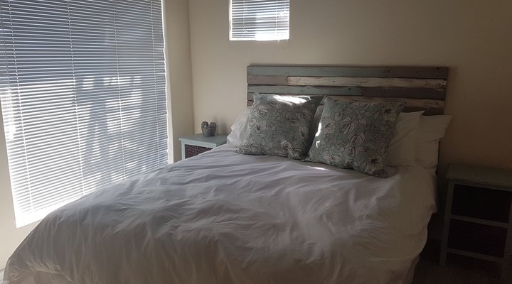 Cozy Self-Catering Beach House in St Francis