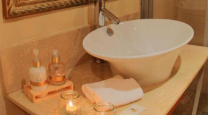 Luna Serena Guest House & Luxury Apartments