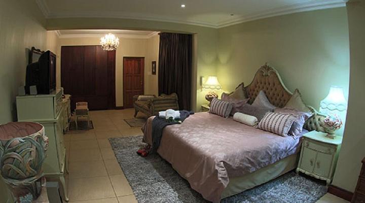 Luna Serena Guest House & Luxury Apartments