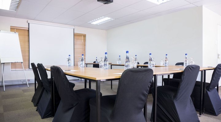 Ibhayi Guest Lodge- Lion Roars Hotels & Lodges