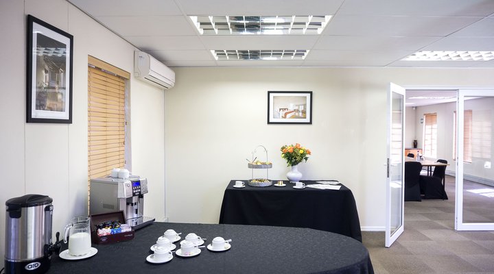 Ibhayi Guest Lodge- Lion Roars Hotels & Lodges