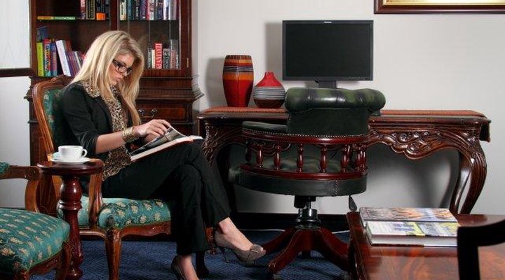 Diaz On Surrey Boutique Hotel