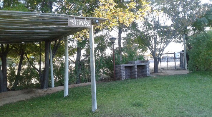 Kalahari Camelthorn Caravan Park and Guesthouse