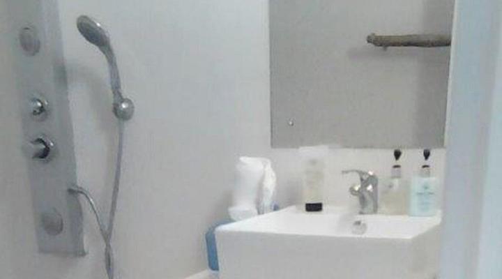 Tropico House Guesthouse