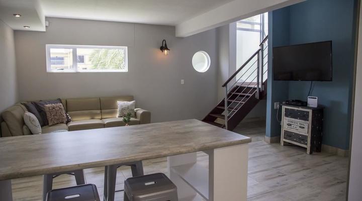 The Waterfront Cottage F12