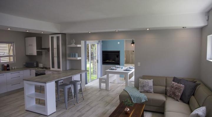 The Waterfront Cottage F12