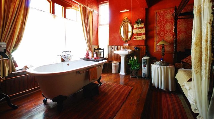 Out Of Afrika Guest Lodge