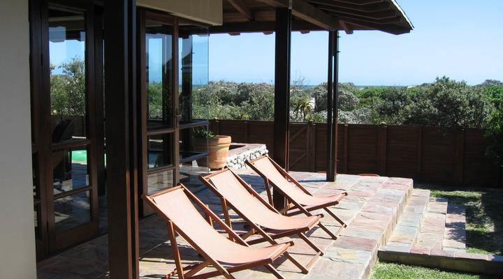 4 Star Beach Retreat - Misty Mornings