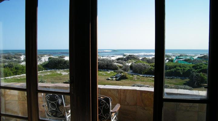 4 Star Beach Retreat - Misty Mornings