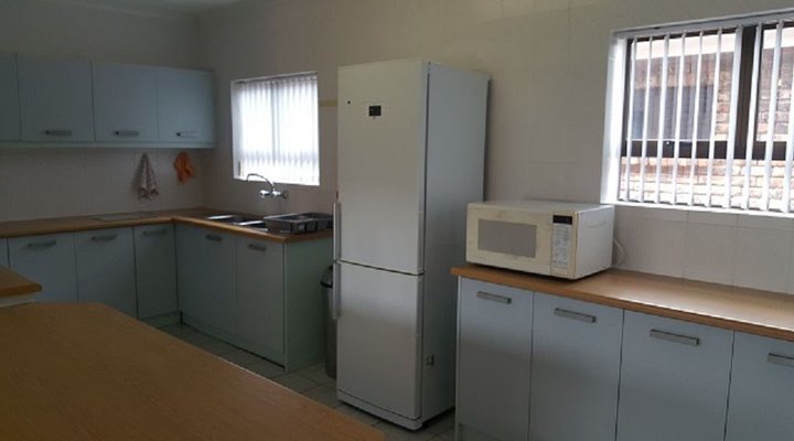 Buxton Close Holiday House