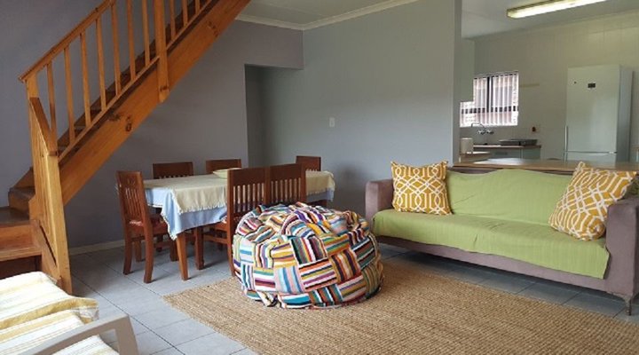 Buxton Close Holiday House