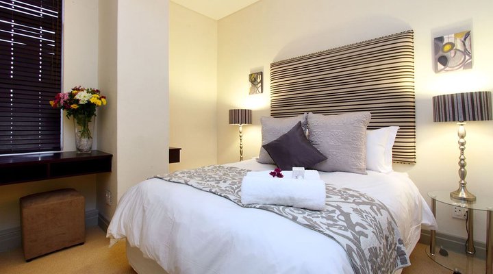 Perfect Position With Stunning Harbour, City Views
