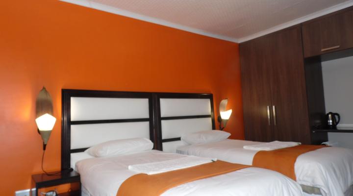 Qhanolla Guest House