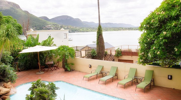 La Lavende Waterfront Villa 