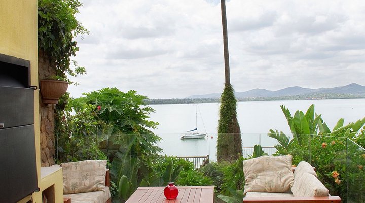 La Lavende Waterfront Villa 