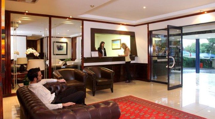 Diaz On Surrey Boutique Hotel