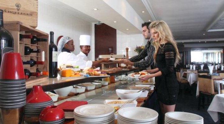 Diaz On Surrey Boutique Hotel