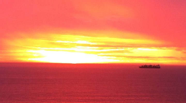 Kite/Dolphin Beach Apartment