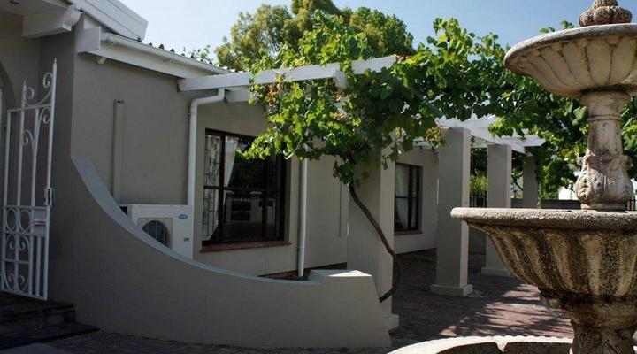 Village Guesthouse And Restaurant