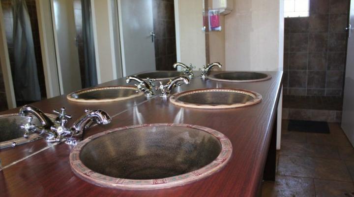 Tava Lingwe Game Lodge & Wedding Venue