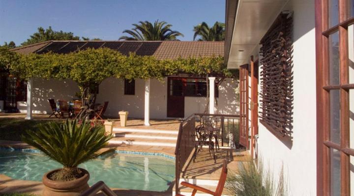 3 Palms Luxury Cottage