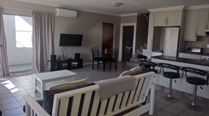 Main Beach Villa, Jeffreys Bay