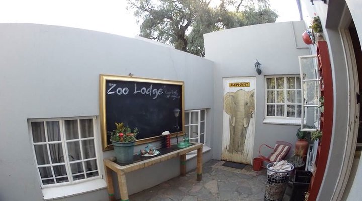 Africa Zoo Lodge