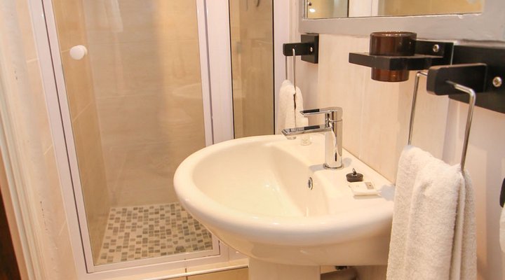 Four Oaks Guest House