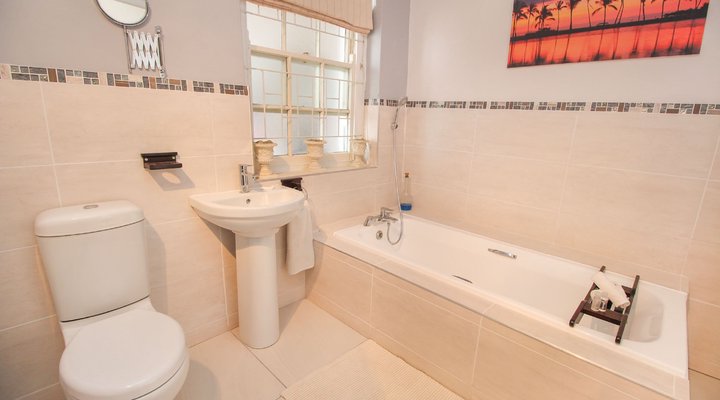 Four Oaks Guest House