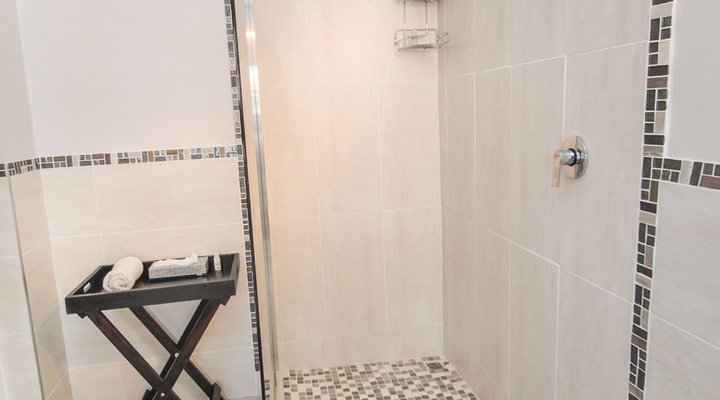 Four Oaks Guest House