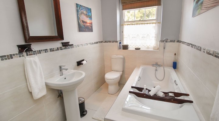 Four Oaks Guest House