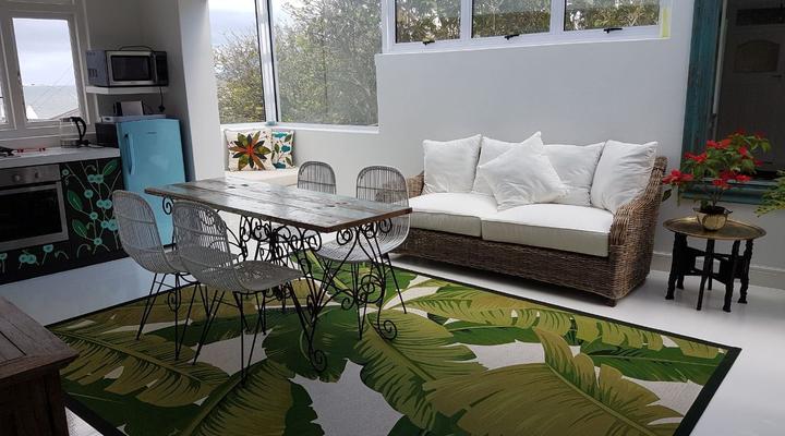 By the Seaside Apartment