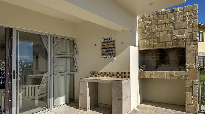 The White House Mossel Bay Self Catering Apartment