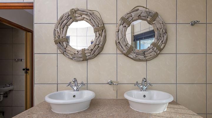 The White House Mossel Bay Self Catering Apartment