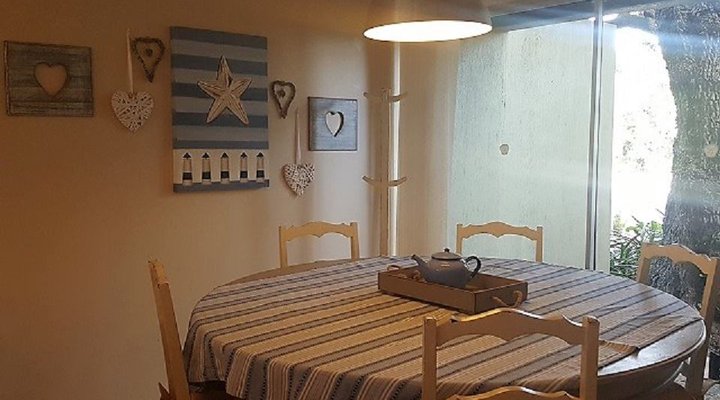 Freesia Avenue Holiday House