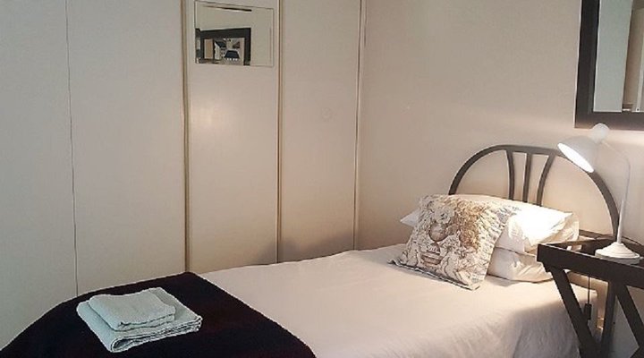 Freesia Avenue Holiday House