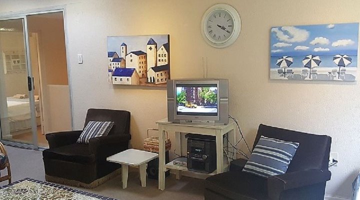 Freesia Avenue Holiday House