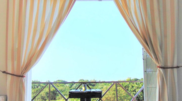 Airport Beach Backpackers