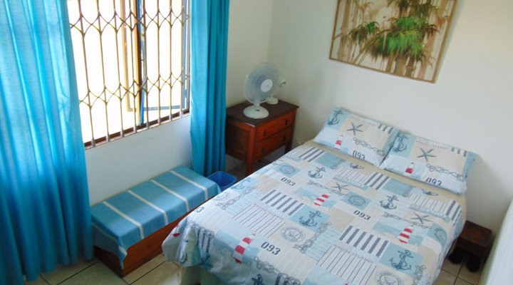 Airport Beach Backpackers