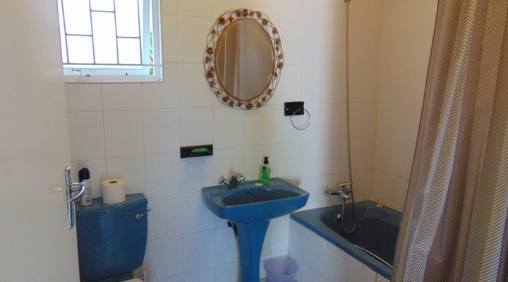 Airport Beach Backpackers