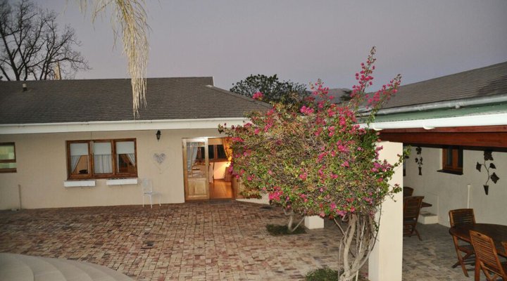 Clan Court Guesthouse