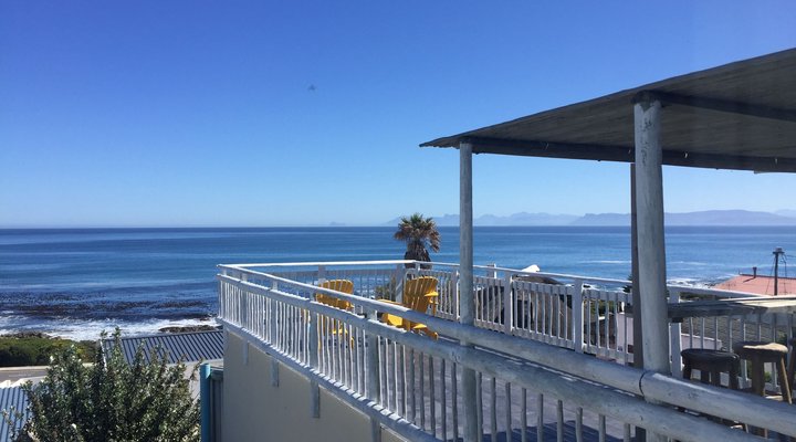 Beach Bungalow with Amazing Ocean Views