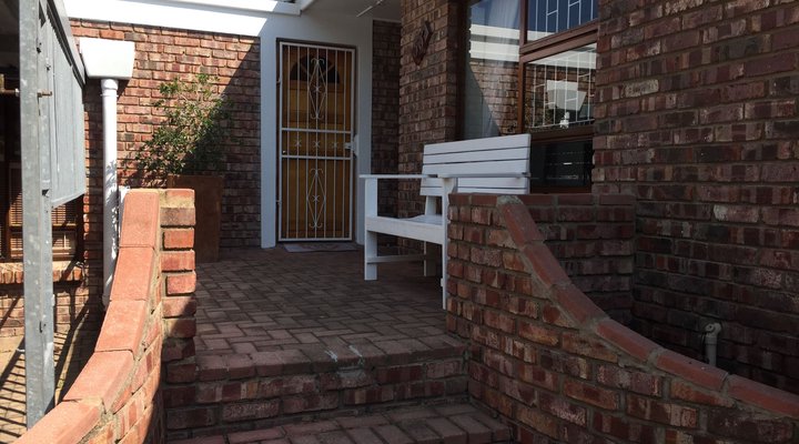 Glenelg Road Guesthouse