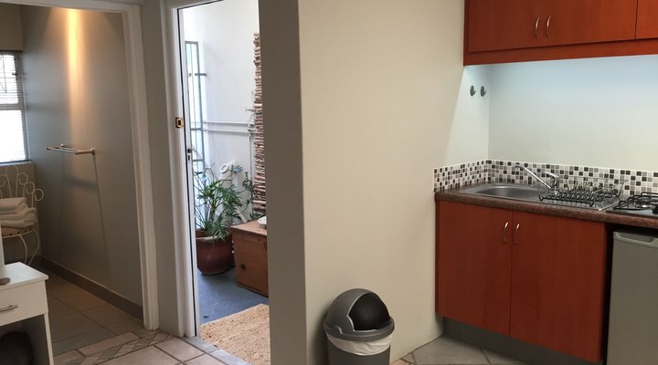 Glenelg Road Guesthouse