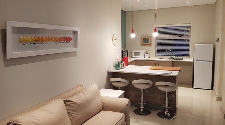 10 Cairns Apartment