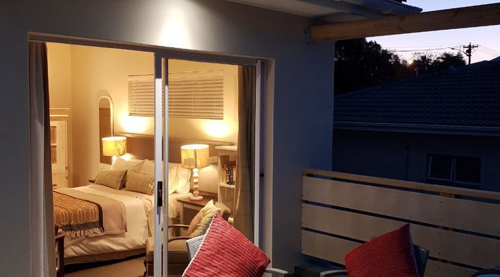 10 Cairns Apartment